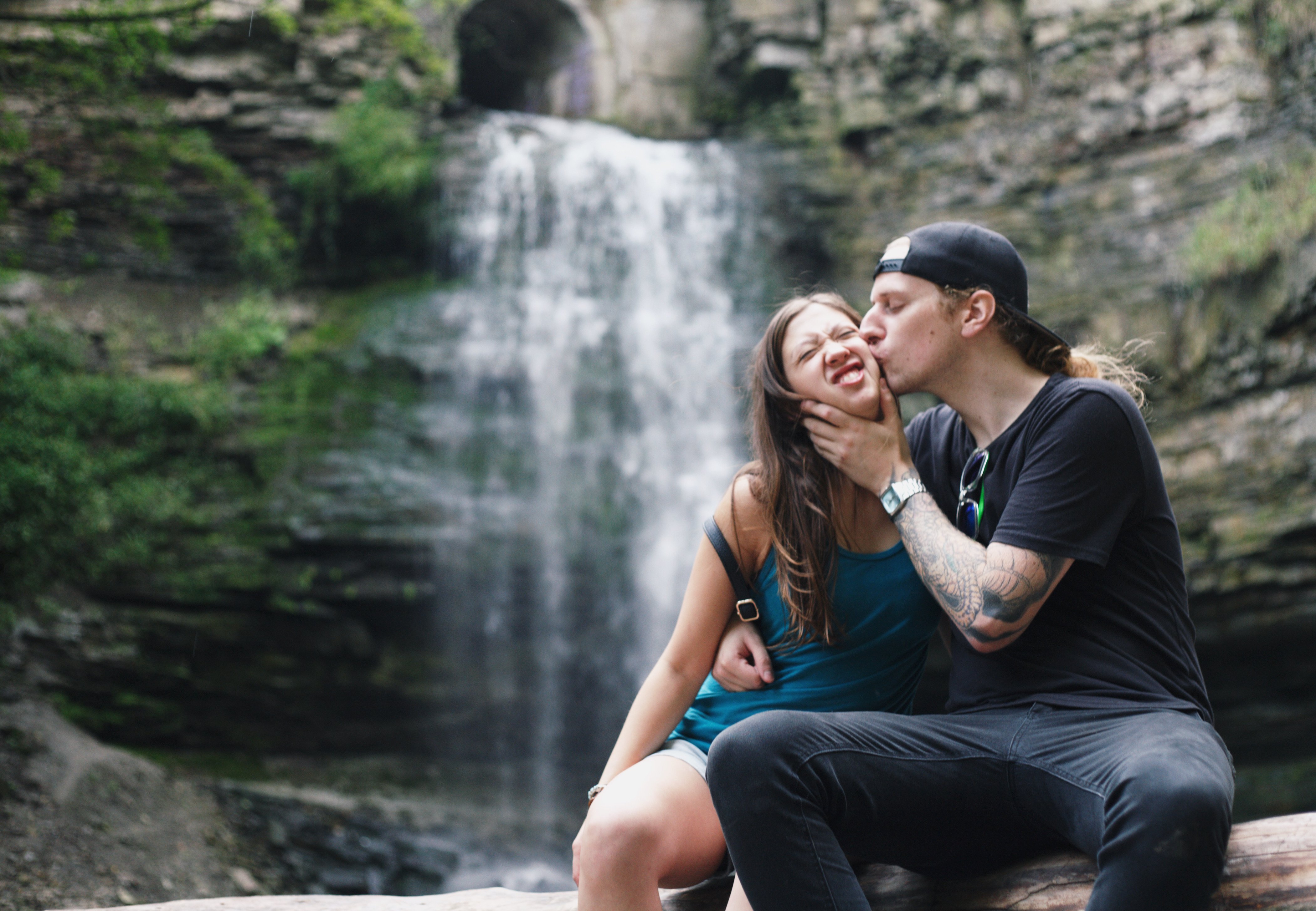 Nich_Becca_Waterfall_Kiss